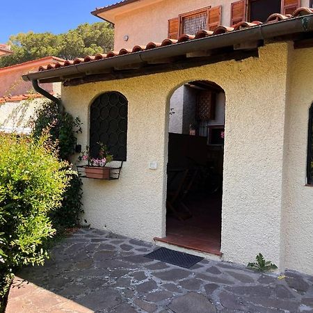 La Casina Di Checco Lägenhet Marciana Marina  Exteriör bild